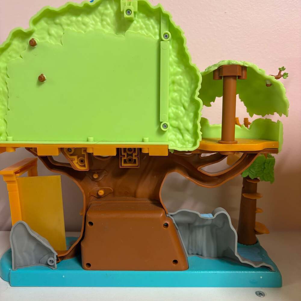 Disney Encanto Antonio's Tree House Playset - Picture 4 of 8